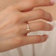 Merdis Jewelry 14 Ayar Altın Yarım Sıra Taşlı Trend Yüzük