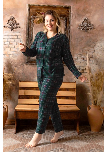 Büyük Beden Kışlık Düğmeli Ekose Desen Yılbaşı Temalı Kadın Süet Pijama Takımı