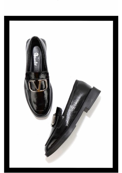 Siyah Kırışık Rugan Kadın Loafer Ayakkabı K01915050208