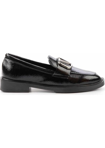 Siyah Kırışık Rugan Kadın Loafer Ayakkabı K01915050208