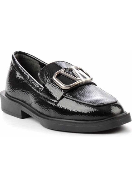Siyah Kırışık Rugan Kadın Loafer Ayakkabı K01915050208
