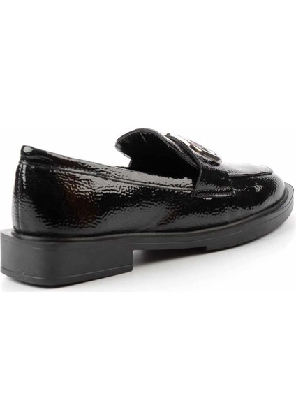 Siyah Kırışık Rugan Kadın Loafer Ayakkabı K01915050208