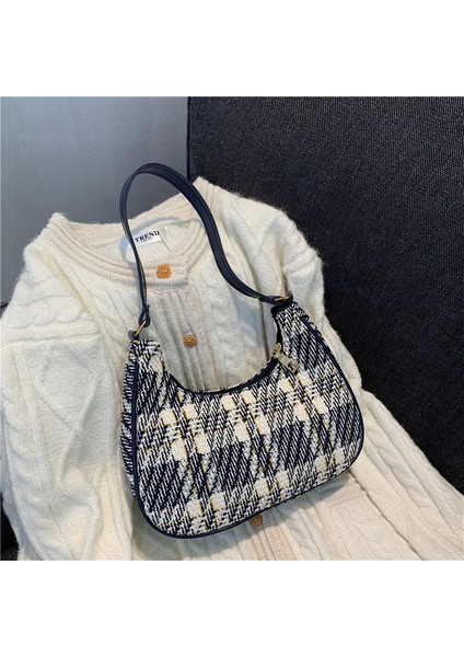 Şık ve Sade Ekose Hilal Şeklinde Koltuk Altı Çantası (Yurt Dışından)