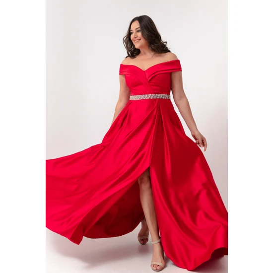 Lafaba Kadın Kırmızı Kayık Yaka Taşlı Kemerli Büyük Beden Abiye Elbise