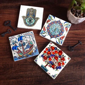 Stone Çini Sanatı, Yelkenli Gemi, Nar Ağacı, Fatma Ana Eli (Hamsa) Taş Bardak Altlığı – 4’lü Set, 10x10 cm Dekoratif Masaüstü Koruyucu Doğaltaş Altlık |SC201|