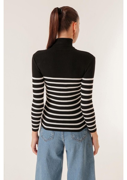 Blazer Çizgili Omzu Süs Düğmeli Boğazlı Kazak fırsatları