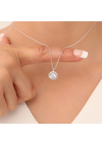 Kadın Özel Tasarım Pırlanta Görünümlü 925 Ayar Gümüş Kolye