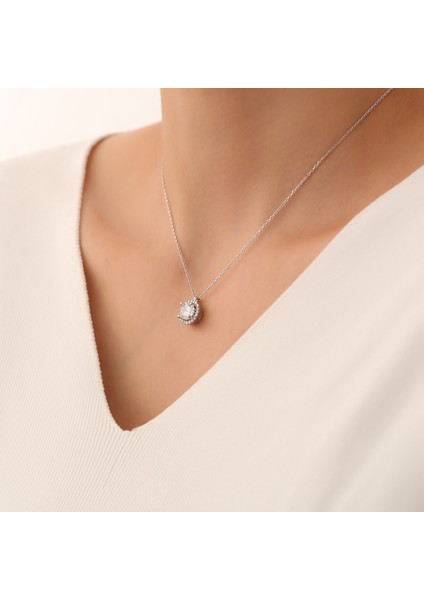 Kadın Özel Tasarım Pırlanta Görünümlü 925 Ayar Gümüş Kolye fiyatları