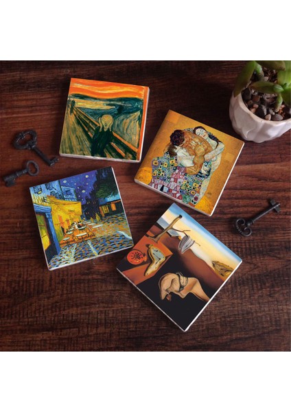 Dalí Belleğin Azmi, Van Gogh Kafe Terasta Gece, Çığlık, Klimt Aile Kucaklama Taş Bardak Altlığı – 4’lü Set, 10x10 cm Dekoratif Masaüstü Koruyucu Doğaltaş Altlık |SC584|
