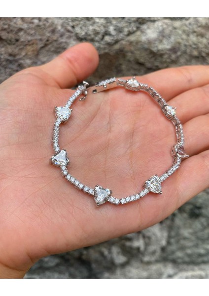 Kadın Gümüş Kalpli Mozanit Bileklik