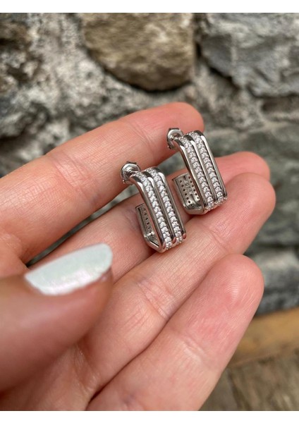 Kadın Gümüş Zirkon Taşlı Tasarım Küpe