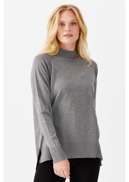 Kadın Yarım Balıkçı Yaka Yanları Yırtmaçlı Kazak O.füme indirimleri