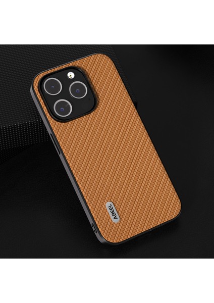 Iphone 15 Pro Pu Deri Kaplamalı Pc+Tpu Telefon Kılıfı Karbon Fiber Doku Kıyafet Anti-Slatch Kapak Işık Kahverengi (Yurt Dışından) modelleri