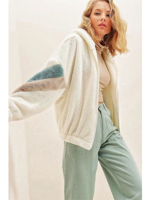 Yakışır Kadın Ekru Kapüşonlu Fermuarlı Kolları Renk Bloklu Oversize Peluş Sweatshirt