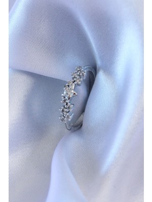 Clariss Gümüş Renk Zirkon Taşlı Yıldız Model Kadın Yüzük