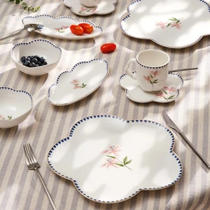 Lilium Porselen 32 Parça 6 Kişilik Kahvaltı / Servis Takımı