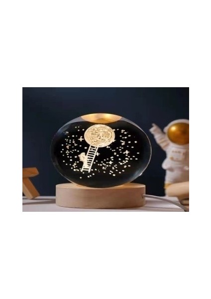 Dekoratif Merdivenli Astronot ve Ay Tasarımlı Ahşap Altlıklı Işıklı Cam Küre Cam:6cm Ahşap:2cm