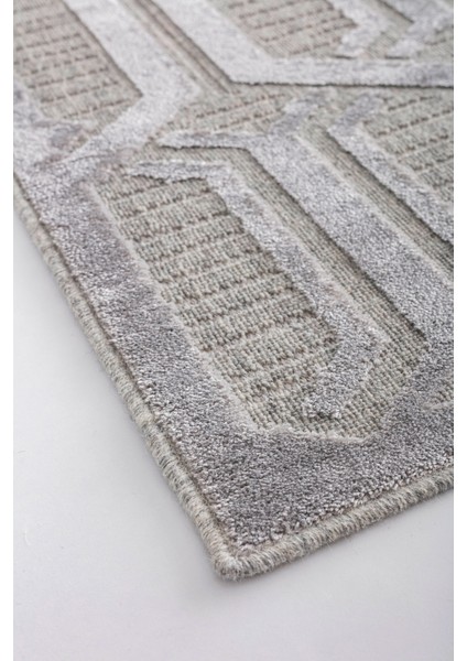 Zenıth Znt 07 Grey Yumuşak Dokulu Natural Yün ve Viskon Ile Üretilen Şık Modern Makine Dokuması Halı