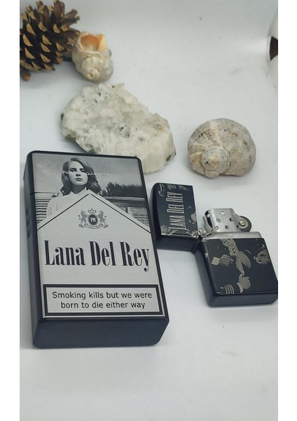Lana Del Rey Işlemeli Trend Sigara Kutusu ve Benzinli Çakmak Takım - Lana Del Rey Severlere Özel Set