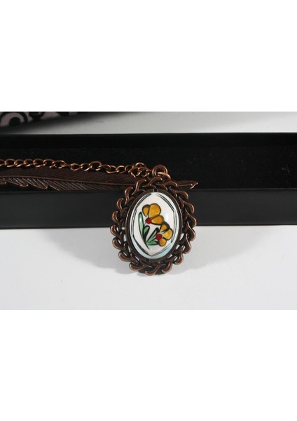 Çift Karanfil Desenli İznik Çinili Kitap Ayracı