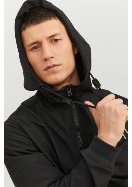 Essentials Jjebasıic Suya Dayanıklı Kapüşonlu Fermuarlı Regular Fit Ceket Erkek Ceket 12236300 fırsatları