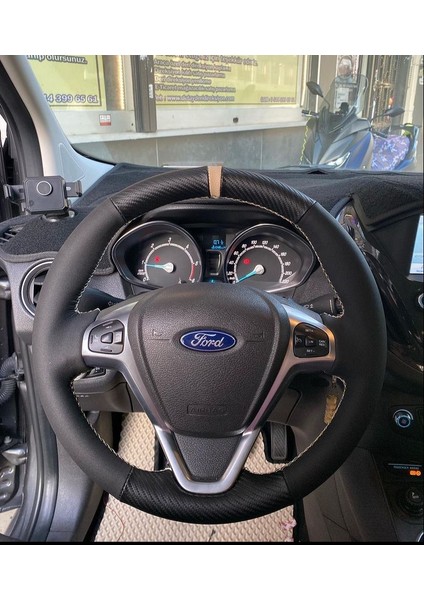 Ford Fiesta -Courier Tuşlu Uyumlu Spor Süet Karbon Desen Bej Yüzüklü Bej Dikiş Direksiyon Kılıfı