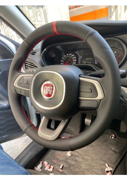 Fiat Egea 2016-2020 Uyumlu Spor Süet Kombin Kırmızı Şerit Kırmızı Dikiş Direksiyon Kılıfı