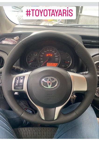 Toyota Yariss 2015 Uyumlu Spor Noktalı Desen Direksiyon Kılıfı (Kendi Derisi Sökülerek Yapılır)