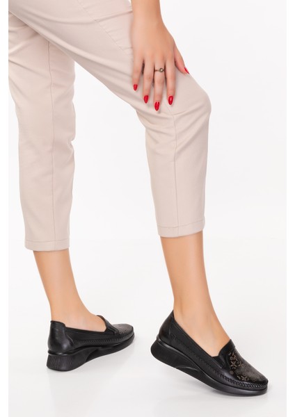 Kadın Siyah Lazer Detay Comfort Ayakkabı fırsatları