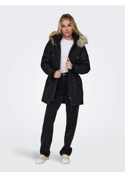 Kapüşonlu Siyah Kadın Parka 15304625 modelleri