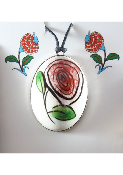Gül Motifli Kolye