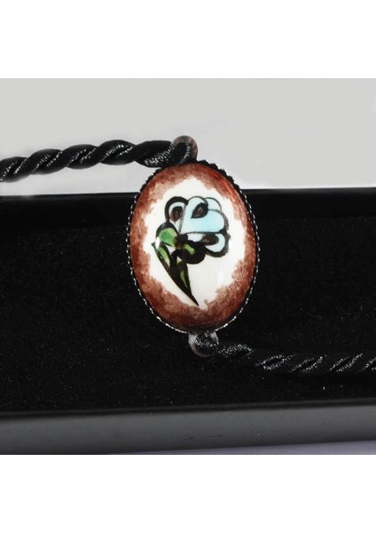 Kahve Zemin İpli İznik Çini Bileklik