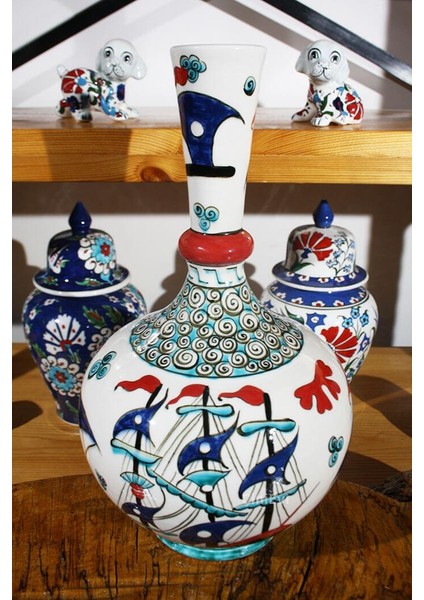 Kalyon Desenli İznik Gözyaşı Çini Vazo