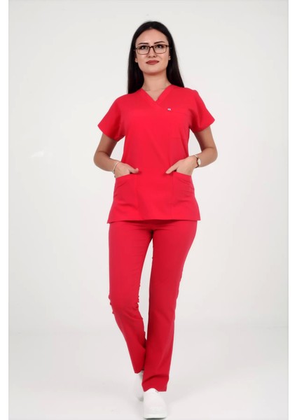 Kadın Linda Yarasakol Nar Çiçeği Renk Scrubs Takım
