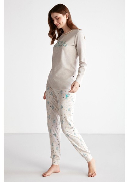 Çam Ağacı Ve Yazı Baskılı Mevsimlik Uzunkol Dar Paçalı Kadın Pijama Takım fiyatları