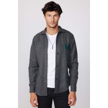 Tudors Slim Fit Kaşe Çıtçıtlı Armalı Düz Oduncu Gri Erkek Gömlek