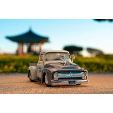 Jada Street Fighter Guile Figür & 1956 Ford Pickup 1:24 253255057