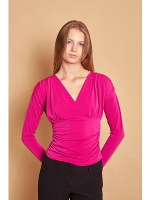 Jument Likralı Krep Kumaş Anvelop Kruvaze Önü Omuzu Büzgülü Uzun Kol Body Bluz-Magenta