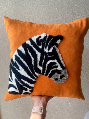 Sistaful Özel Tasarım El Işçiliği Turuncu Zebra Motifli Punch Kırlent Kılıfı 45X45