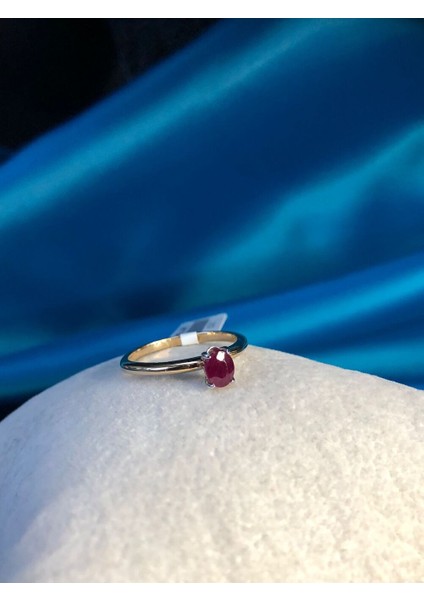 Vog 0.53 Ct Oval Kesim Yakut (Ruby)14 Ayar Altın Madenli El Işi Bayan Yüzük