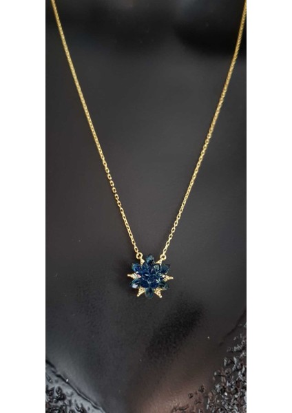 Vog Mavi Zirconia Taşlı Nilüfer Lotus Çiçeği Şık Tasarım 925 Ayar Gümüş Rodiumlu Kolye fiyatları