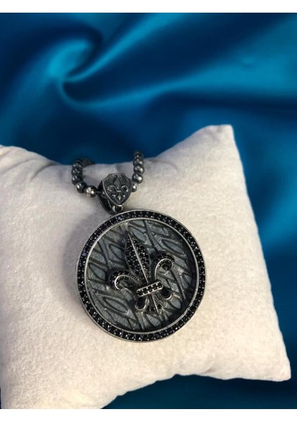 Vog Gotik Tasarım Fleur De Lis Zambak Çiçeği 925 Ayar Gümüş Kolye fiyatları