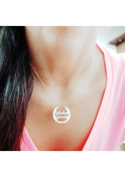 Vog Kişiye Özel Defne Yapraklı Isim Kolye Beyaz,sarı ve Roze Renk Seçenekleri Ile modelleri