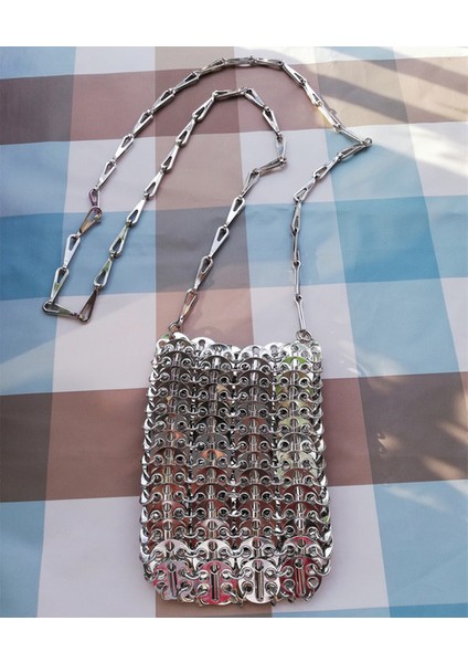 Küçük Metal Kadın Trend Tasarımcı Metal Zincir Tote Içi Boş Akşam Debriyaj Kadın Seyahat Tatil Omuz Çantası (Yurt Dışından)