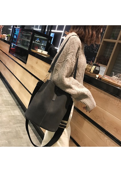 Caıoaıfeı Vintage Kadın Kova Nubuk Pu Deri Üst Saplı Kadın Için Büyük Kapasiteli Crossbody Omuzdan Askili Çantası (Yurt Dışından) fırsatları