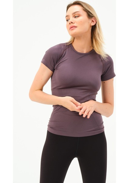 P-007899-KADIN Seamless (Dikişsiz) Yumuşak Dokulu Spor Kısa Kol T-Shirt-Füme