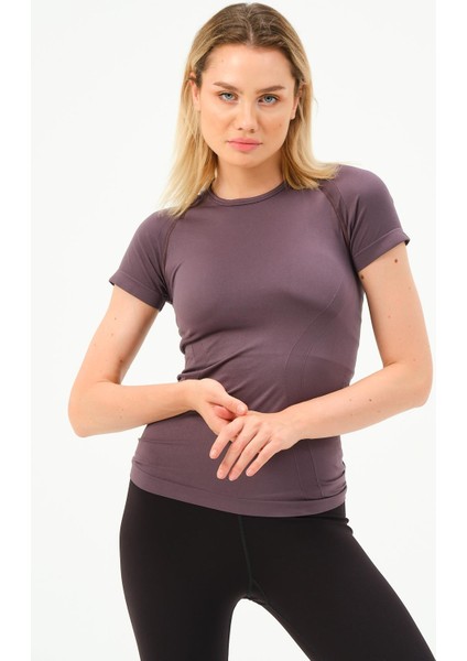 P-007899-KADIN Seamless (Dikişsiz) Yumuşak Dokulu Spor Kısa Kol T-Shirt-Füme