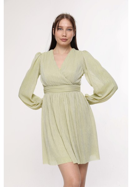 Kruvaze Yaka Piliseli Kısa Elbise indirimleri