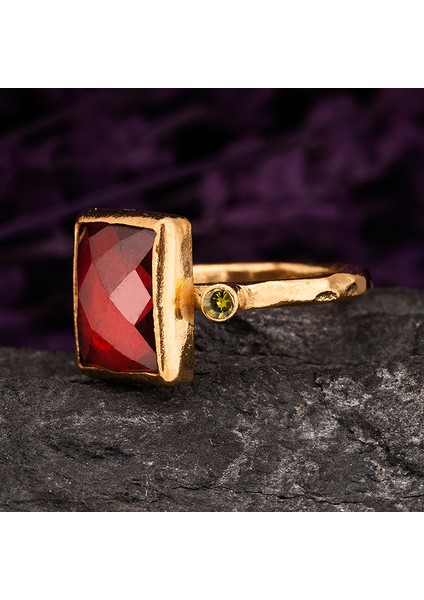 Garnet Taşlı Altın Kaplama Oval Bayan Gümüş Yüzük fiyatları
