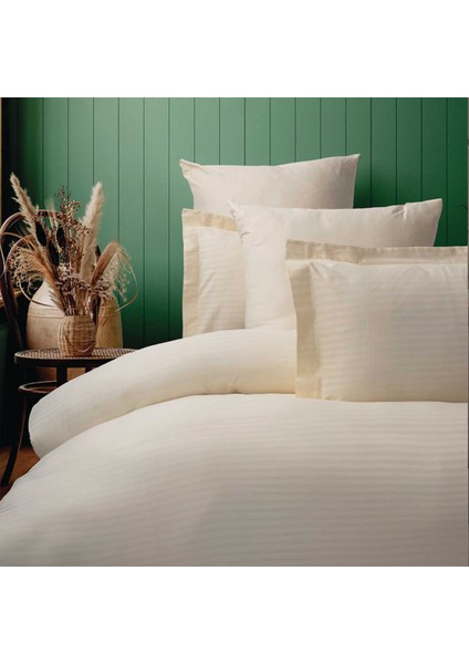 Saten Çizgili Krem Çift Kişilik Nevresim Takımı